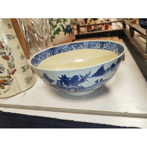 478 - Old Chinese Bowl