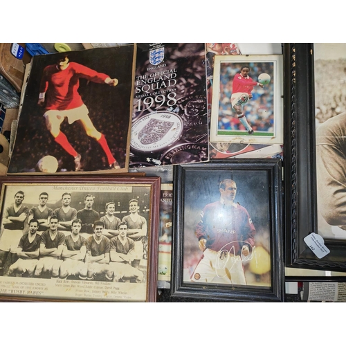 162 - Selection Of Manchester United Football, Picture Posters Of Players Etc