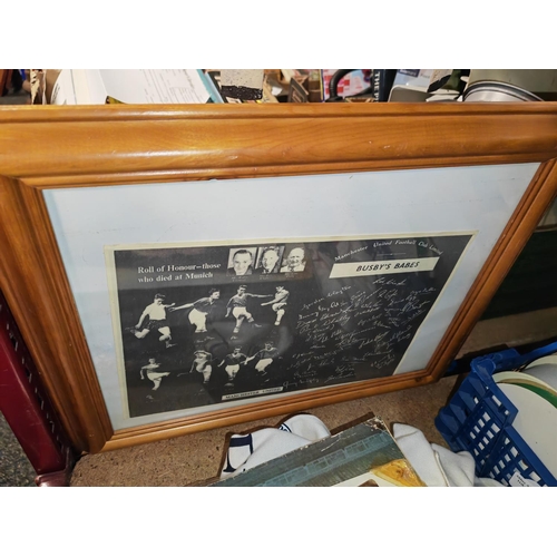 198 - Selection Of Pictures Of Manchester United Football Players Including George Best