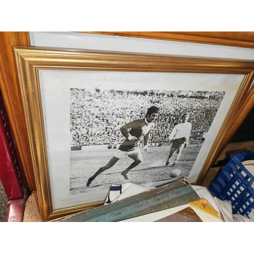 198 - Selection Of Pictures Of Manchester United Football Players Including George Best