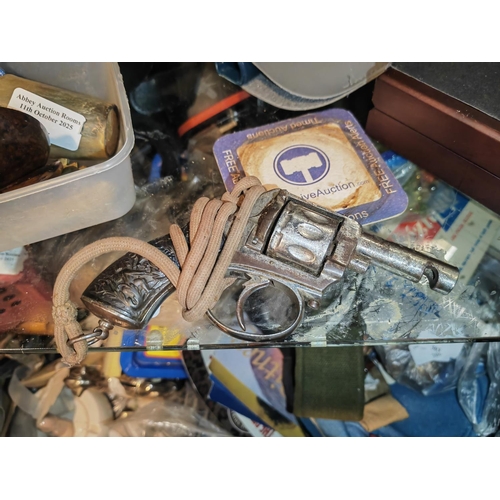 315 - Postman'S Dog Scarer Pistol No Moving Parts