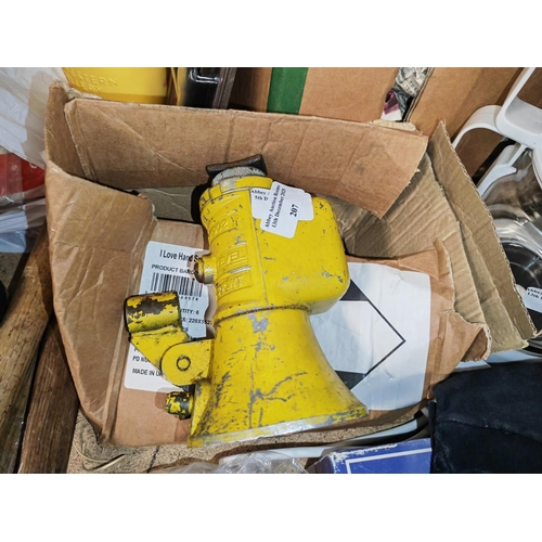 207 - Hydraulic Jack 30Cwt