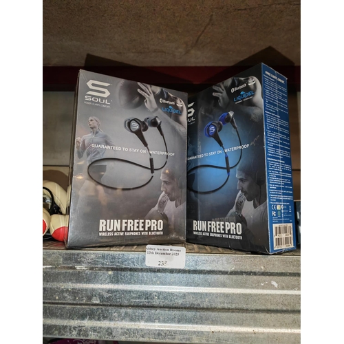 235 - 2 Unused Soul Run Free Pro Bluetooth In Ear Headphones Blue & Black