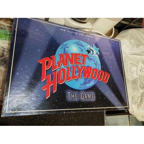 211 - Planet Hollywood T-Shirt Xl + 1997 Board Game