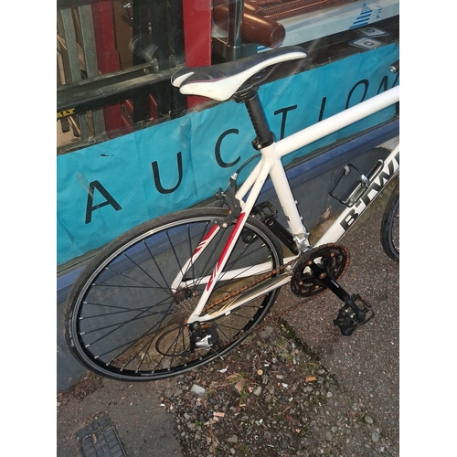 35 - Btwin Triban 300 Road Bike Wheel Size 23