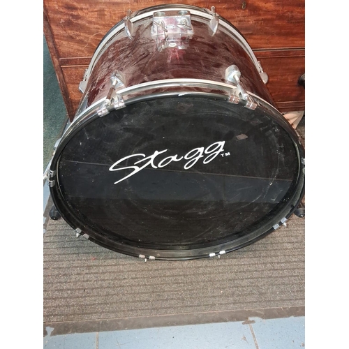 33 - Stagg Drum Kit