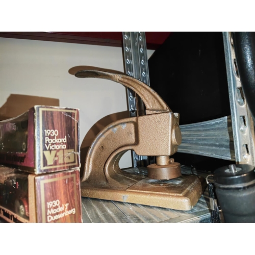 117 - Vintage Embossing Stamp