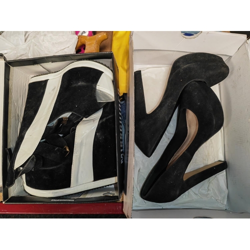 130 - 2 Pairs Of Ladies Shoes Size 5