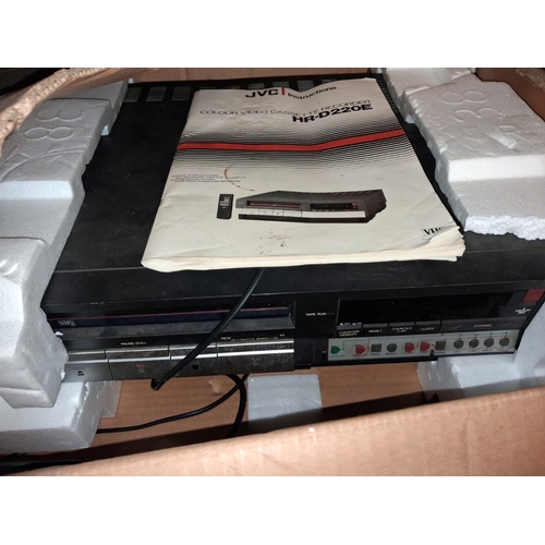 88 - Jvc Vhs Hvd220E Video Recorder In Box With Remote Control