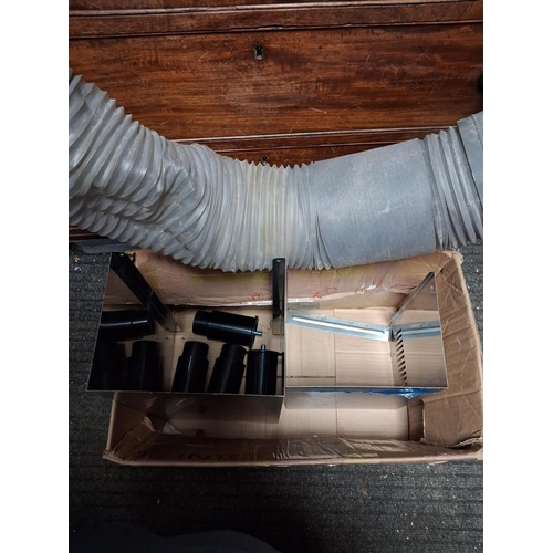 59 - Gas Smeg Range Cooker With Extractor Hood Needs Cleaning