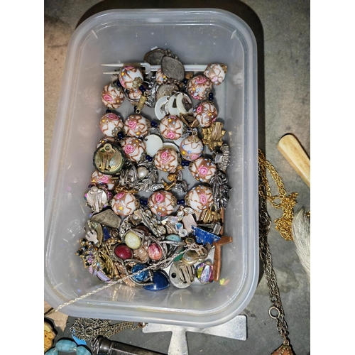368 - Tub Of Costume Jewellery Including Pencil, Manicure Items Etc