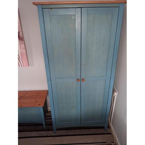 105 - 4 Pce Bedroom Set In A Blue Washed Paint