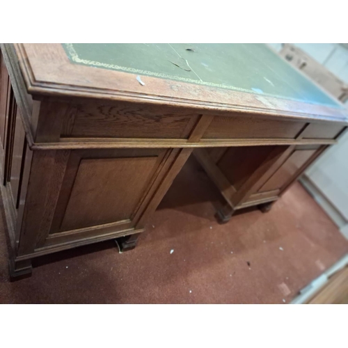 54 - Large Oak Traditional Office Desk