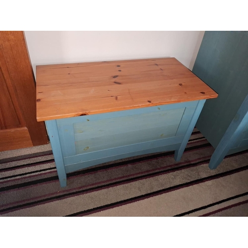 105 - 4 Pce Bedroom Set In A Blue Washed Paint