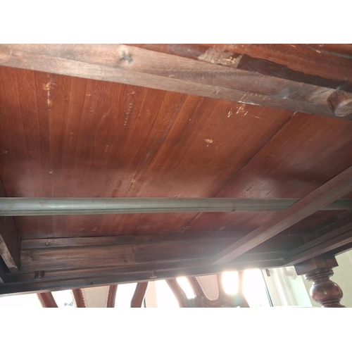 113 - Reprouction Wind Out Table With 2 Leaves And 6 Chairs