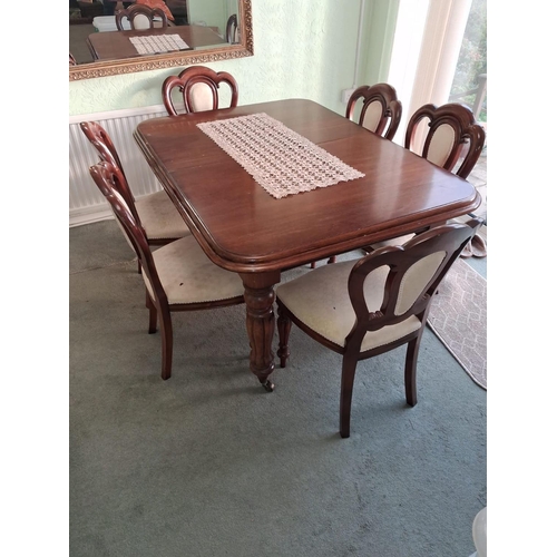 113 - Reprouction Wind Out Table With 2 Leaves And 6 Chairs