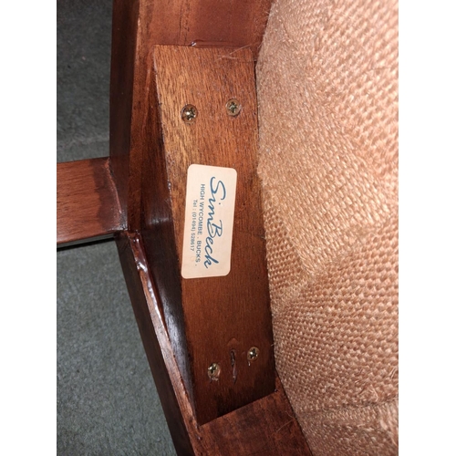 113 - Reprouction Wind Out Table With 2 Leaves And 6 Chairs