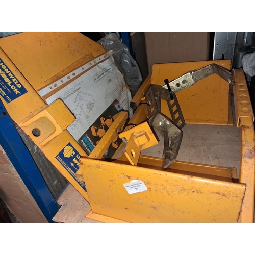 78 - Lionweld Kennedy Wheel Clamp Super Model A