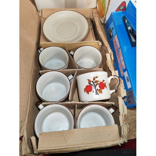 159 - New Homebase 12 Pce White Dining Set On Original Box + 14 Other Plates + New Set 6 Cups And Saucers