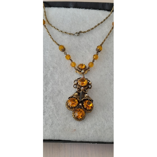319 - Vintage 1920/30 Amber Colour Stones Necklace