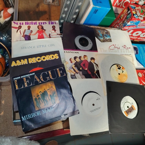 Box Of Single Records Including David Bowie, Status Quo, Pink Floyd Etc