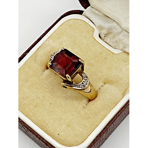 357 - 9ct garnet and diamond cocktail ring, size N, 4g approx