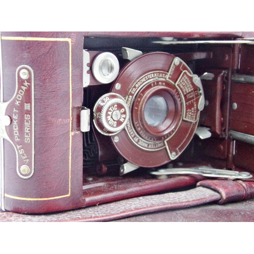 157 - Vintage Vest Pocket Kodak Series III camera, in Morocco leather