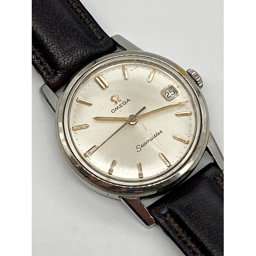 392 - 1950s Omega Seamaster stainless steel gents wristwatch, 32mm case, champagne dial with gilt hands an... 