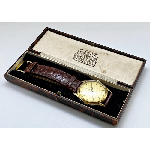 407 - Universal Geneve automatic 18ct gold gents wristwatch, 35mm case, textured gilt dial with gilt hands... 