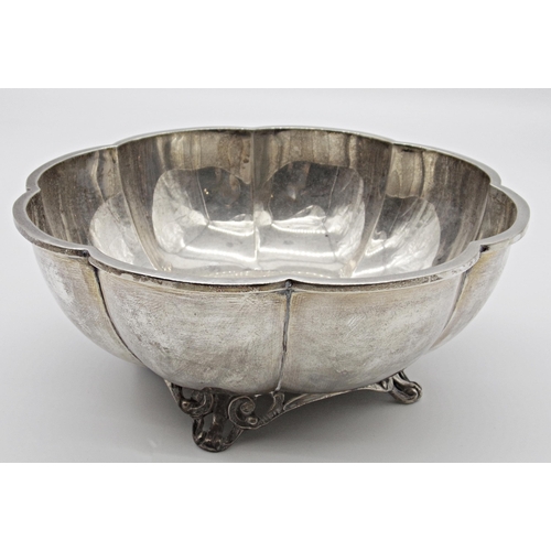 197 - Good quality Mexican cast silver dish, lobed bowl and pierced scrolled feet, 22cm diameter, 23oz app... 