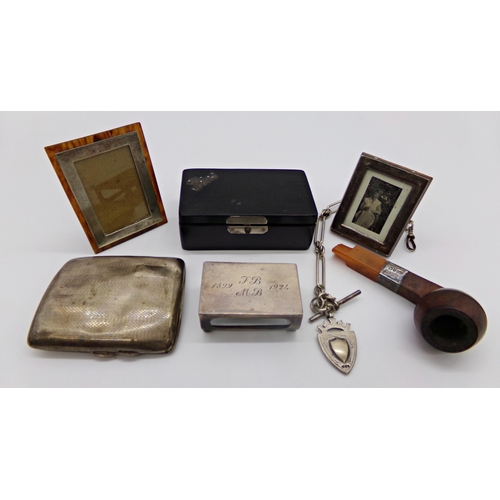 210 - Bijouterie silver - Watch albert, two frames, cigarette case, matchbox, pipe and pin box