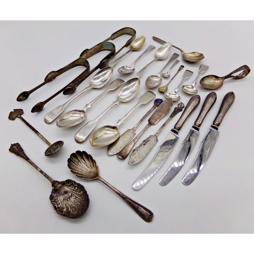 211 - Collection of silver flatware to include sugar nips, fiddle pattern spoons etc, 15oz approx