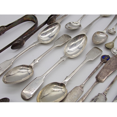 211 - Collection of silver flatware to include sugar nips, fiddle pattern spoons etc, 15oz approx