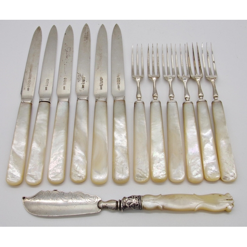 250 - Good quality twelve piece silver and mother of pearl fish cutlery set, maker Allen & Darwin, Sheffie... 