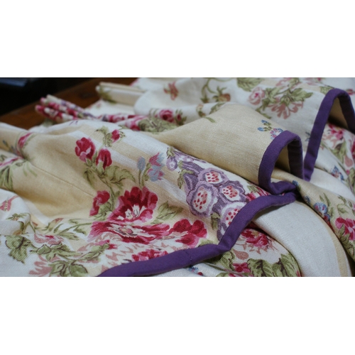 503 - Two pairs of good quality country house lined curtains, with floral bouquets and sprays and pelmet, ... 