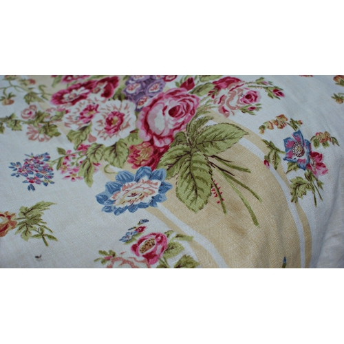 503 - Two pairs of good quality country house lined curtains, with floral bouquets and sprays and pelmet, ... 