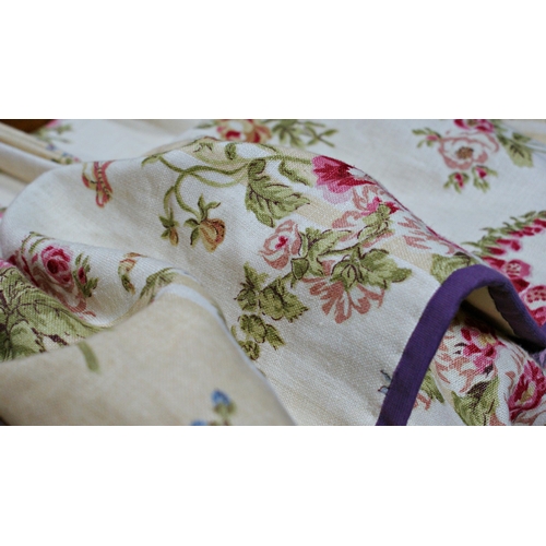 503 - Two pairs of good quality country house lined curtains, with floral bouquets and sprays and pelmet, ... 