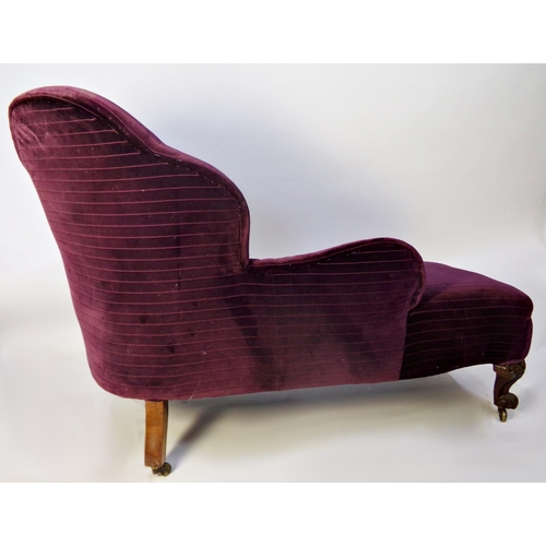 528 - Early Victorian chaise longue, button velvet upholstery and good carved legs on casters