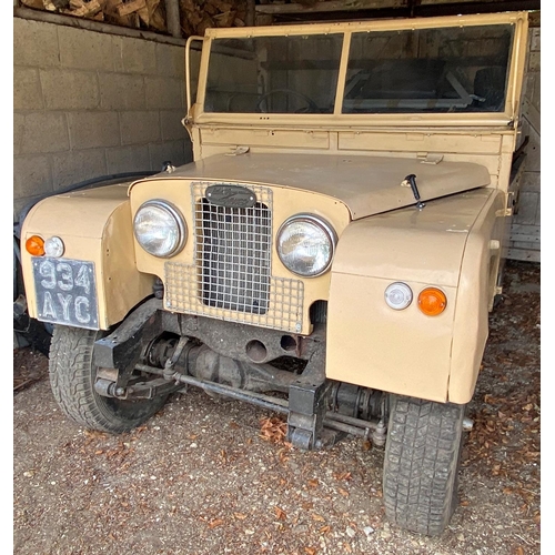 2 - Land Rover Series 1 934AYC, 1958, beige (Desert yellow), flat bed back with safari seats and canopy,... 