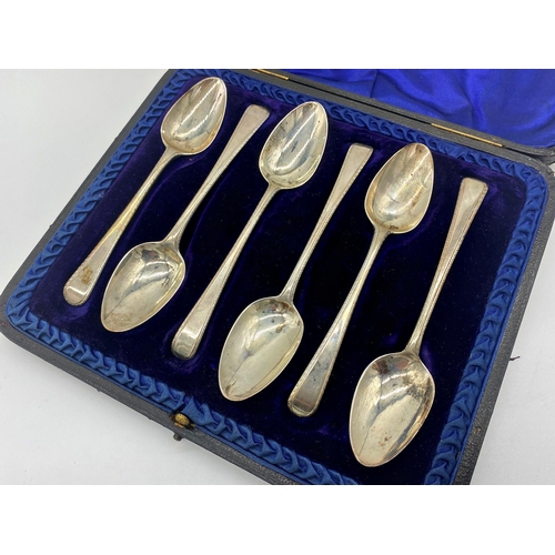 92 - Cased set of six feathered George III silver Old English spoons, maker Solomon Hougham, London 1801,... 