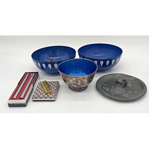 414 - Pair of Norwegian enamelled serving dishes with geometric feather decoration on blue ground in the m... 