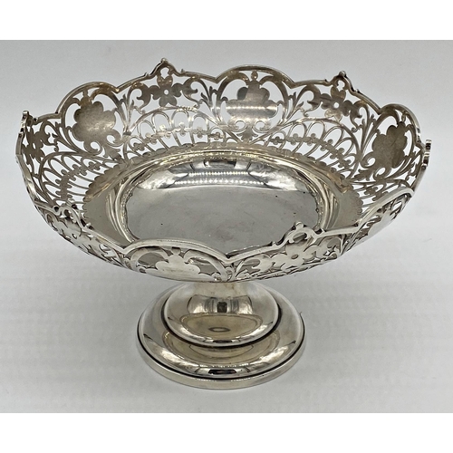 125 - Good quality Walker and Hall cast silver tazza or pedestal dish, with pieced floral geometric rim, S... 