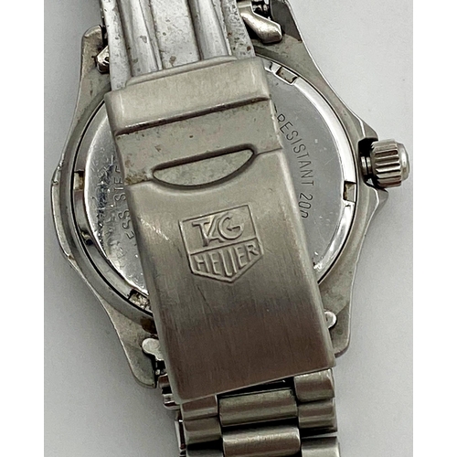 263 - Tag Heuer 2000 Wristwatch, head measures 35mm not including crown, with silver dial luminous dot and... 