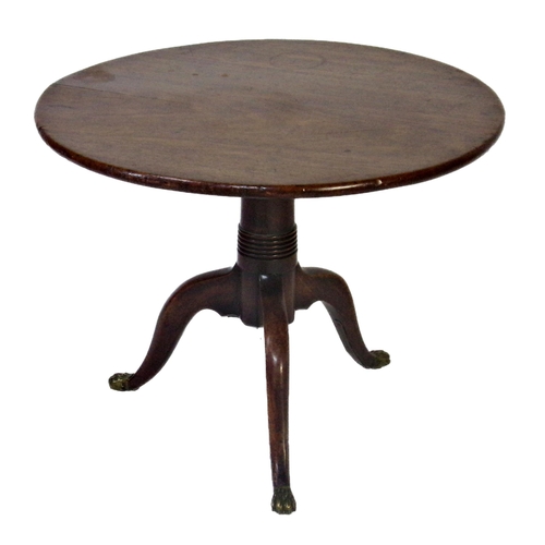 1123 - Good Georgian mahogany tripod tea table, with barrel turned column and brass paw feet, 67 cm diamete... 