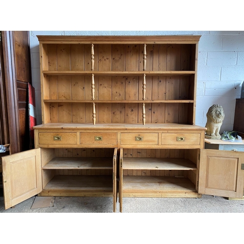 1218 - Large good quality 19th century pine dresser, raised delft rack with turned supports, base with four... 