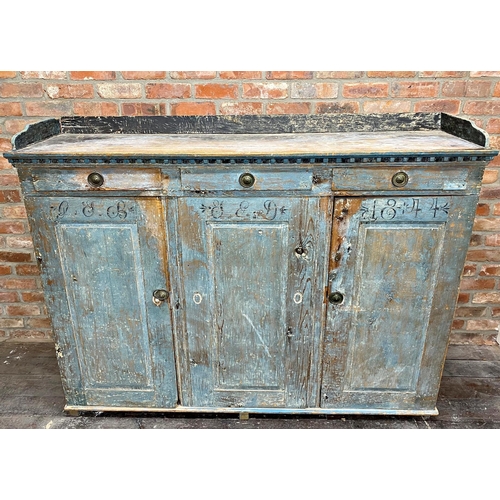 1236 - Period Gustavian washed pine high board with original paint, monogrammed GED and dated 1844, raised ... 