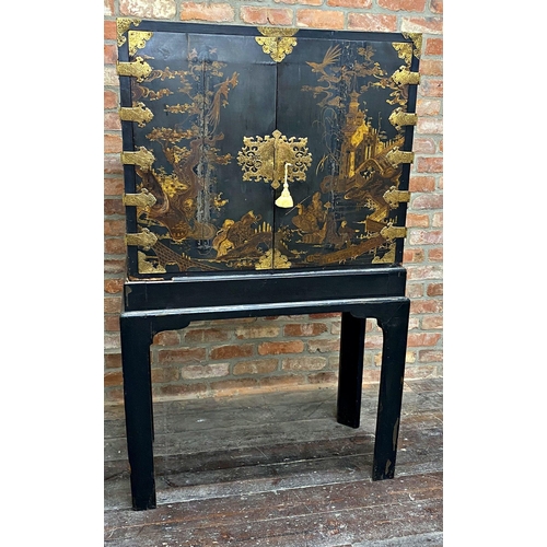 1183 - George III ebonised chinoiserie specimen cabinet, the twin doors with good pierced and engraved bras... 