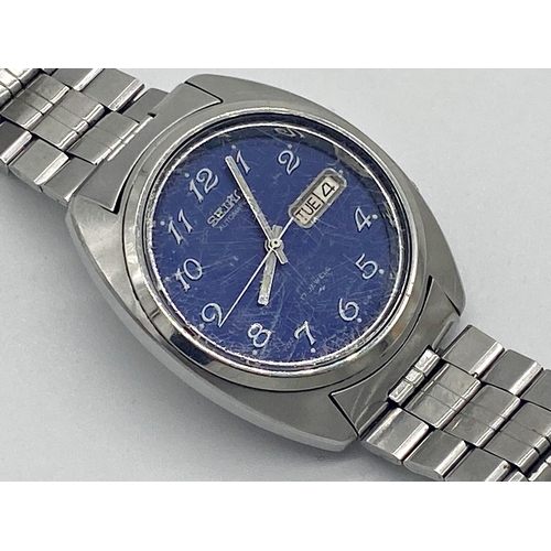 354 - Vintage gent's Seiko automatic stainless steel wristwatch, blue dial with Arabic numerals and date a... 