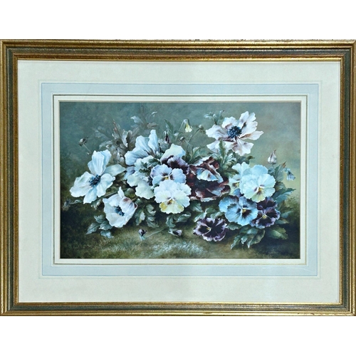 1555 - Lila Smith (20th century) - a floral bouquet, signed, Christie's lot label verso, watercolour and go... 