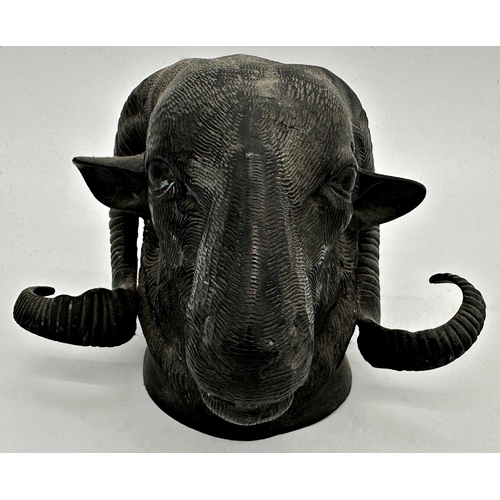 1195 - Good quality cast bronze rams head wall mount, 21cm wide